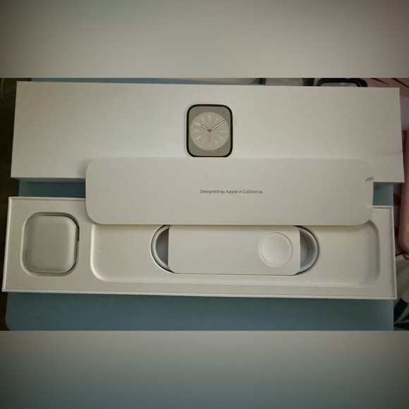 Apple Watch Series 8 GPS 41 MM starlight aluminum - Picture 3 of 5